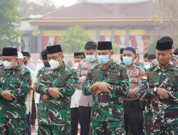 Upaya Menghadapi Karhutla Korem 121/Abw Bersama Pemerintah Daerah Dan Ribuan Masyarakat Kabupaten Sintang Gelar Sholat Istisqa