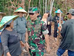 Tim Sosialisasi Karhutla Mabes TNI Ajak Warga Desa Kedamin Darat Menjaga Hutan Menjaga Kehidupan Untuk Indonesia