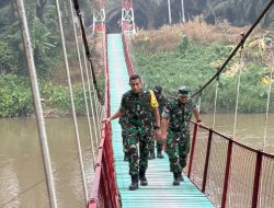 Kodim 1204/Sanggau Dampingi Tim Wasev STERAD Tinjau Jembatan Perintis Garuda Di Sekayam