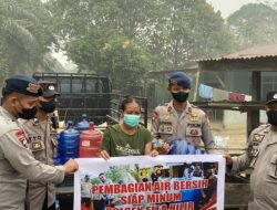 Polsek Ella Hilir Bersama BKO Brimob Salurkan Air Bersih Untuk Warga Terdampak Kemarau
