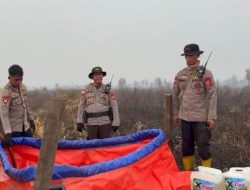 Satsamapta Polres Sambas Uji Coba X-Fire Di Lahan Gambut Jawai Pemadaman Karhutla Dinilai Lebih Efektif