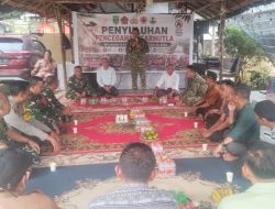 Akrab Dengan Warga Tim Penyuluhan Mabes TNI Gelar Penyuluhan Karhutla Di Saung Milik Warga Pemangkat