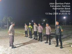 Malam Hari Polsek Paloh Dan BKO Brimob Pantau Kawasan Rawan Karhutla Di Desa Sebubus