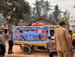 Peduli Warga Terdampak Karhutla Polsek Manis Mata Salurkan Air Bersih Dan Layanan Kesehatan Gratis