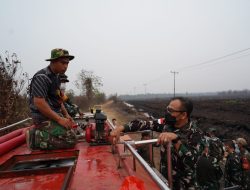 Tinjau Penanganan Karhutla Danrem 121/Abw Dampingi Pangdam XII/Tpr Hingga Ke Sektor Selatan Kalimantan Barat