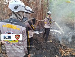 Satgas Aman Nusa II Padamkan Karhutla Seluas 1 Hektare Di Kubu Raya