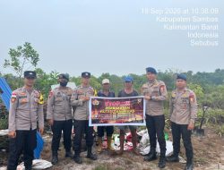 Polsek Paloh Dan BKO Brimob Patroli Wilayah Rawan Di Sebubus Warga Diingatkan Tak Bakar Lahan