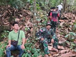 Gotong Royong Untuk Kebutuhan Warga Koramil 1206-03/Batang Lupar Perbaiki Sumber Air Bersih Di Desa Sepandan