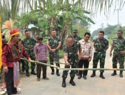 Danrem 121/Abw Dampingi Tim Itjenad Tinjau Pembangunan Rumah Dinas Dan Jembatan Beton