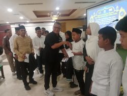 PWI Pokja Jaksel Beri Santunan 30 Anak Yatim