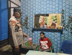 Cegah Gangguan Kamtibmas Polsek Sokan Tingkatkan Patroli Malam Dan Sampaikan Imbauan Kepada Warga