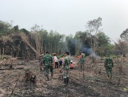 Turun Ke Ladang Koptu Dedi Bersama Warga Embaloh Hulu Lestarikan Tradisi Nugal Padi