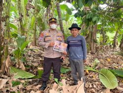 Cegah Karhutla Satgas Aman Nusa II Polda Kalbar Edukasi Warga Dan Bagikan Masker Di Kubu Raya