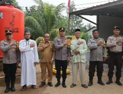 Wujud Kepedulian Polri Kapolres Ketapang Serahkan Sumur Bor Presisi Untuk Ponpes Tahfidzul Qur’an Al Muttaqin