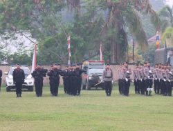 Kapolres Melawi Hadiri Upacara HUT Ke-81 TNI Di Lapangan Kodim Sintang Perkuat Sinergitas TNI-Polri