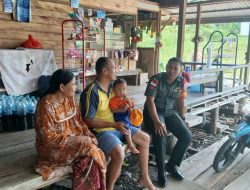 Lindungi Warga Dari Bahaya Kabut Asap Babinsa Silat Hilir Edukasi Keluarga Matius Cegah ISPA