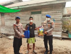 Polisi Penolong Hadir Di Tengah Warga Satpolairud Polres Ketapang Salurkan Bantuan Sembako