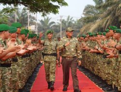 Pangdam XII/Tpr Dampingi Menhan Tinjau Yonif TP 926/PL