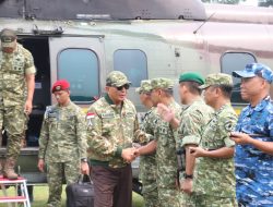Kasrem 121/Abw Turut Menyambut Kedatangan Menteri Pertahanan RI Dalam Kunjungannya Ke Yonif TP 926/P