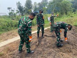 Tak Berikan Celah Bagi Si Jago Merah Babinsa Koramil 1206/01/Embaloh Hilir Gencarkan Patroli Karhutla 