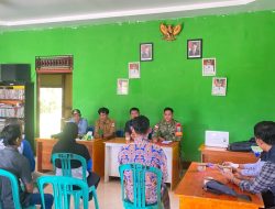 Kepedulian TNI Terhadap Rakyat Pratu Ivan Babinsa Bunut Hulu Turun Langsung Mendampingi Pembagian BLT 
