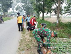Sambut HUT Ke-25 Kota Singkawang Babinsa Dan Masyarakat Bersinergi Bersihkan Lingkungan
