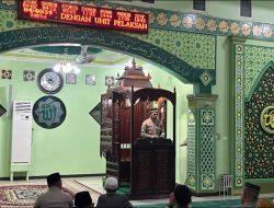 Subuh Keliling Di Pontianak Timur Kapolresta Ajak Warga Jaga Kamtibmas Dan Manfaatkan Layanan 110