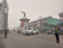 Polres Melawi Gelar Strong Point Pagi Dan Patroli Dialogis Wujudkan Kamseltibcarlantas Dan Situasi Kamtibmas Kondusif