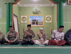 Pererat Silaturahmi Dengan Masyarakat Wakapolres Landak Ikuti Subuh Keliling Bersama Jamaah Sajadah Fajar