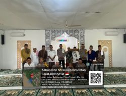 Jadi Imam Dan Khatib Sholat Jumat Personel Polsek Ella Hilir Ajak Jamaah Jaga Kamtibmas