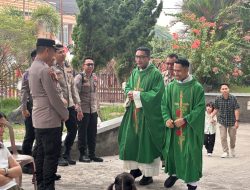 Minggu Kasih di Gereja Katedral Sintang Kapolres Ajak Jemaat Cegah Perundungan Dan Wujudkan Lingkungan Ramah Anak