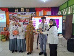 Polda Kalbar Tanamkan Kesadaran Hukum kepada Pelajar SMA Negeri 6 Pontianak Melalui Program Polisi Peduli Pendidikan