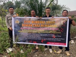 Cegah Karhutla Bhabinkamtibmas Polsek Manis Mata Bersama Masyarakat Lakukan Pengecekan Titik Api Dan Sosialisasi