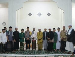 Pererat Silaturahmi Dan Jaga Kamtibmas Kapolres Ketapang Hadiri Subuh Keliling Di Masjid Miftahul Jannah