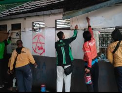 Bersihkan Coretan Ojol Bersama Polresta Dan Pemkot Pontianak Cat Ulang Pos Kamtibmas Bundaran Untan