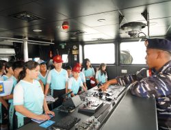 Kodaeral XII Terima Kunjungan 106 Siswa SD Kristen Imanuel 2 Kenalkan Dunia Kebaharian Dan Alutsista TNI AL