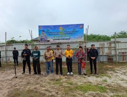 Wujudkan Kepedulian Lingkungan Polsek Sungai Tebelian Dan Brimob Bersama Santri Ponpes Al-Hikmah Gelar Aksi Green Policing