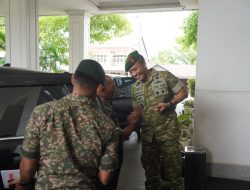 Dankolakopsrem 121/Abw Sambut Kedatangan Panglima MK 3 Briged TDM Di Kolakopsrem 121/Abw